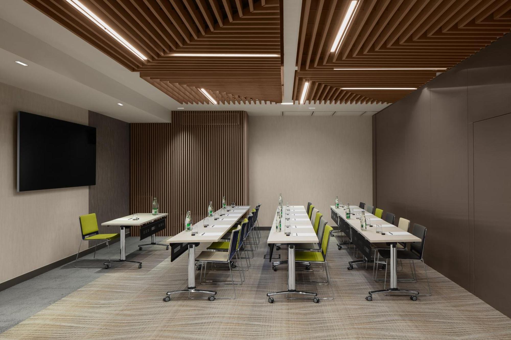 Courtyard By Marriott Paris Porte De Versailles Исси-ле-Мулино Экстерьер фото