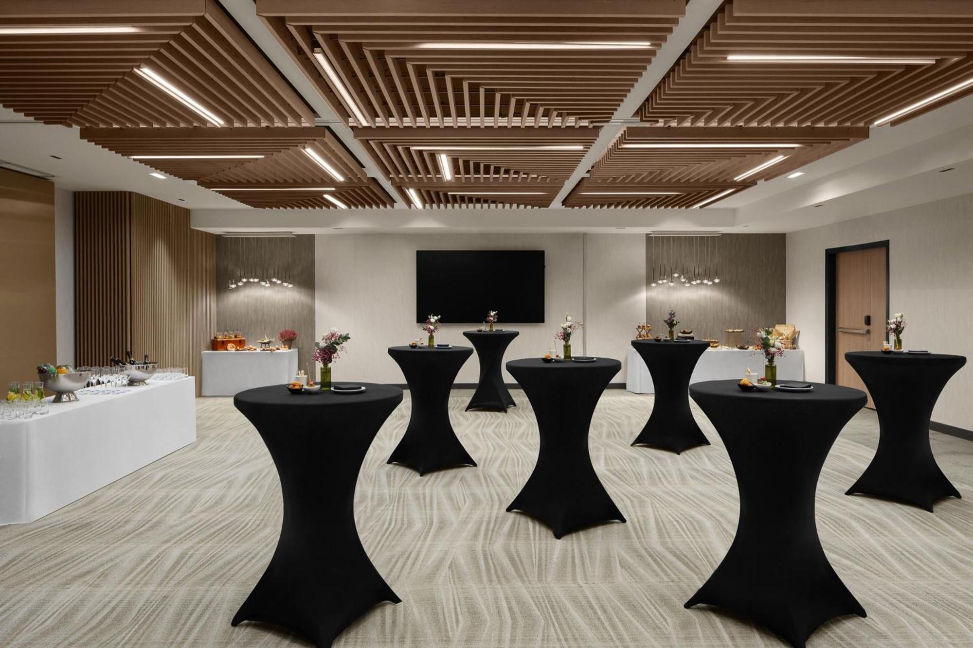 Courtyard By Marriott Paris Porte De Versailles Исси-ле-Мулино Экстерьер фото