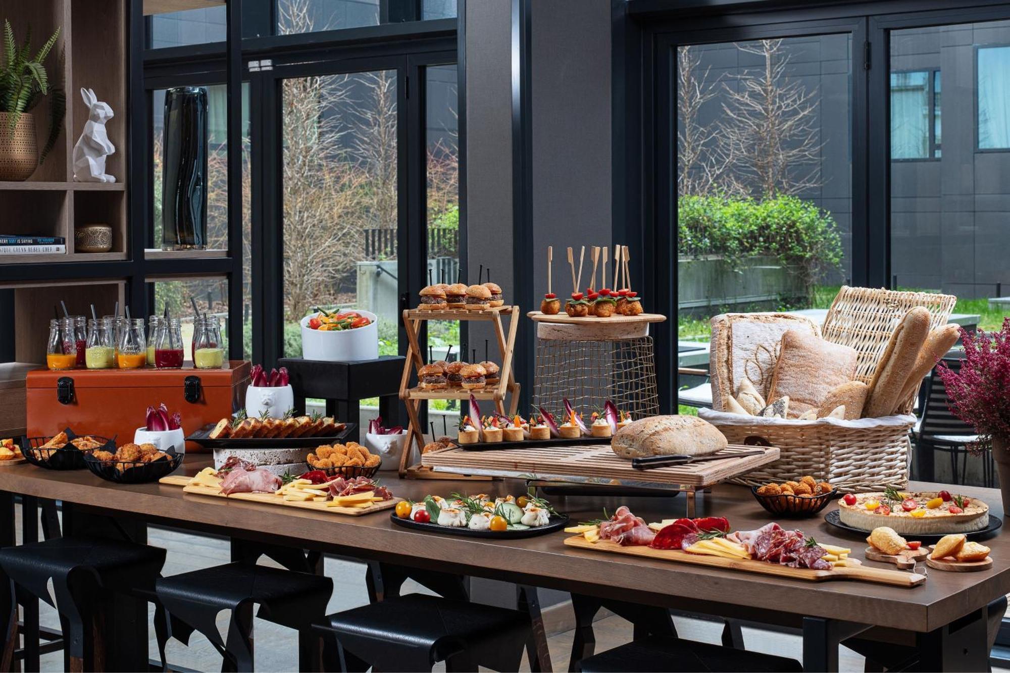 Courtyard By Marriott Paris Porte De Versailles Исси-ле-Мулино Экстерьер фото