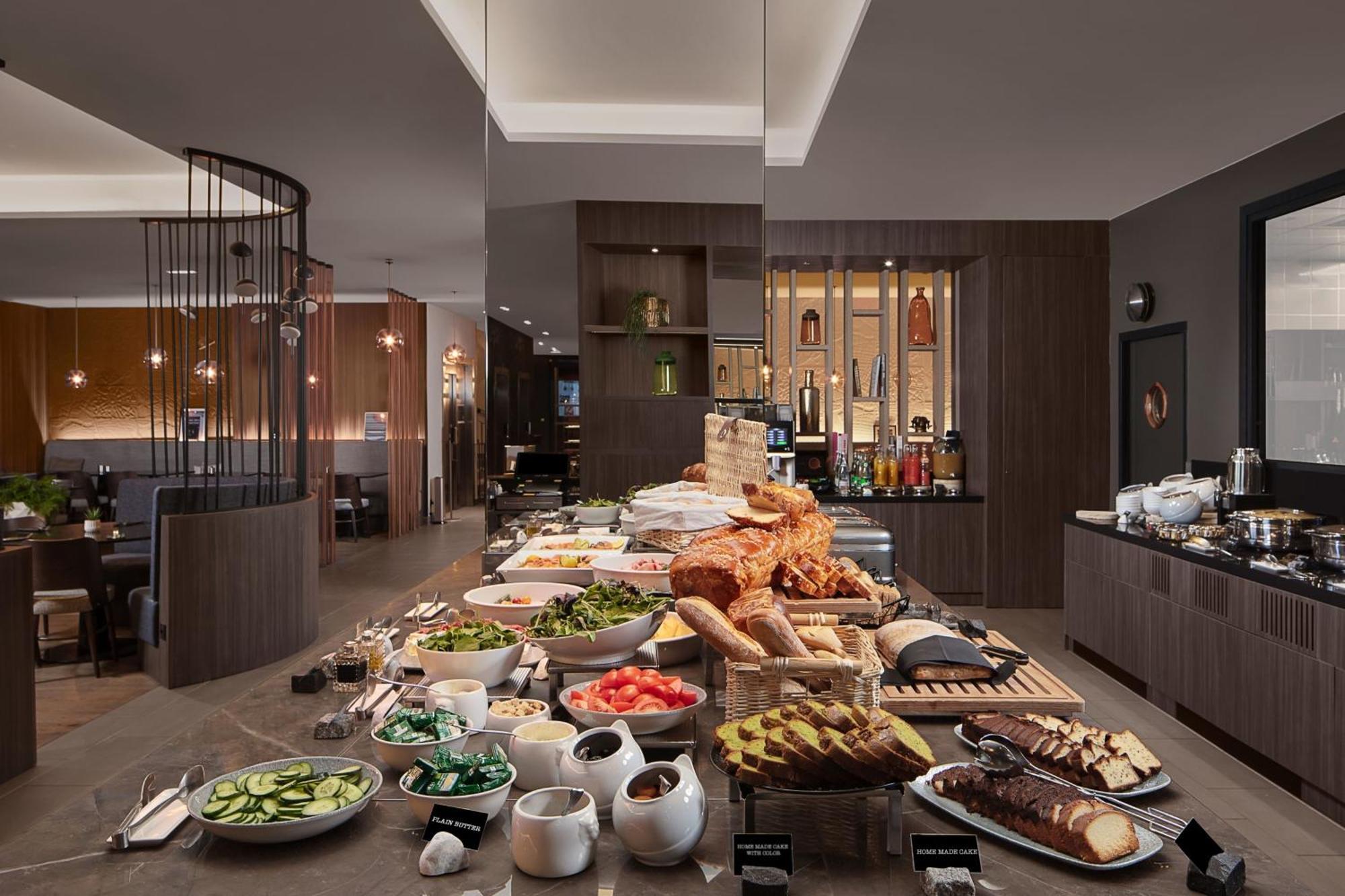 Courtyard By Marriott Paris Porte De Versailles Исси-ле-Мулино Экстерьер фото