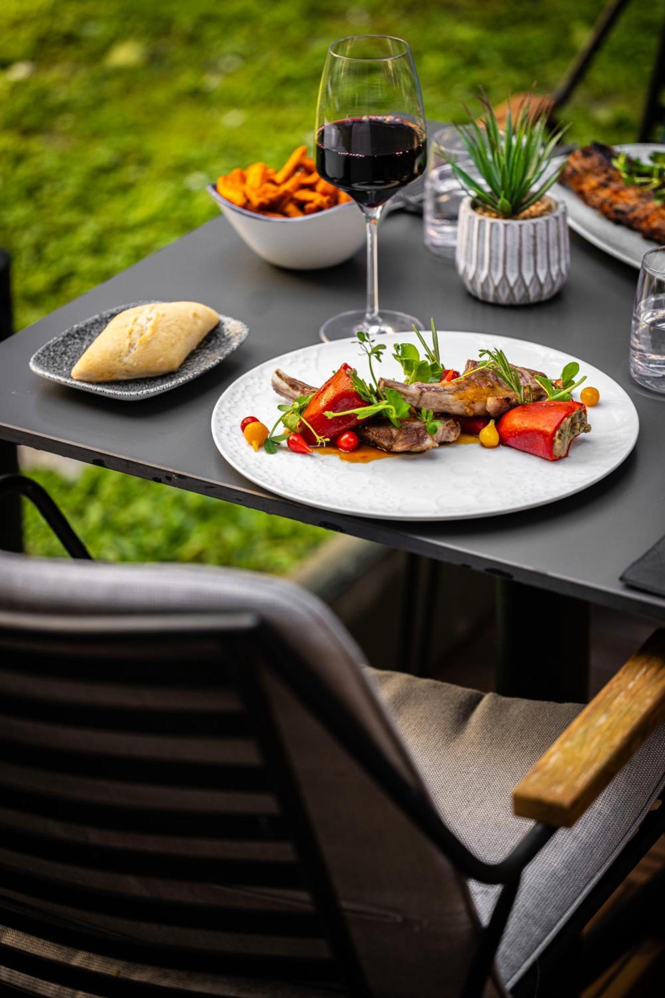 Courtyard By Marriott Paris Porte De Versailles Исси-ле-Мулино Экстерьер фото
