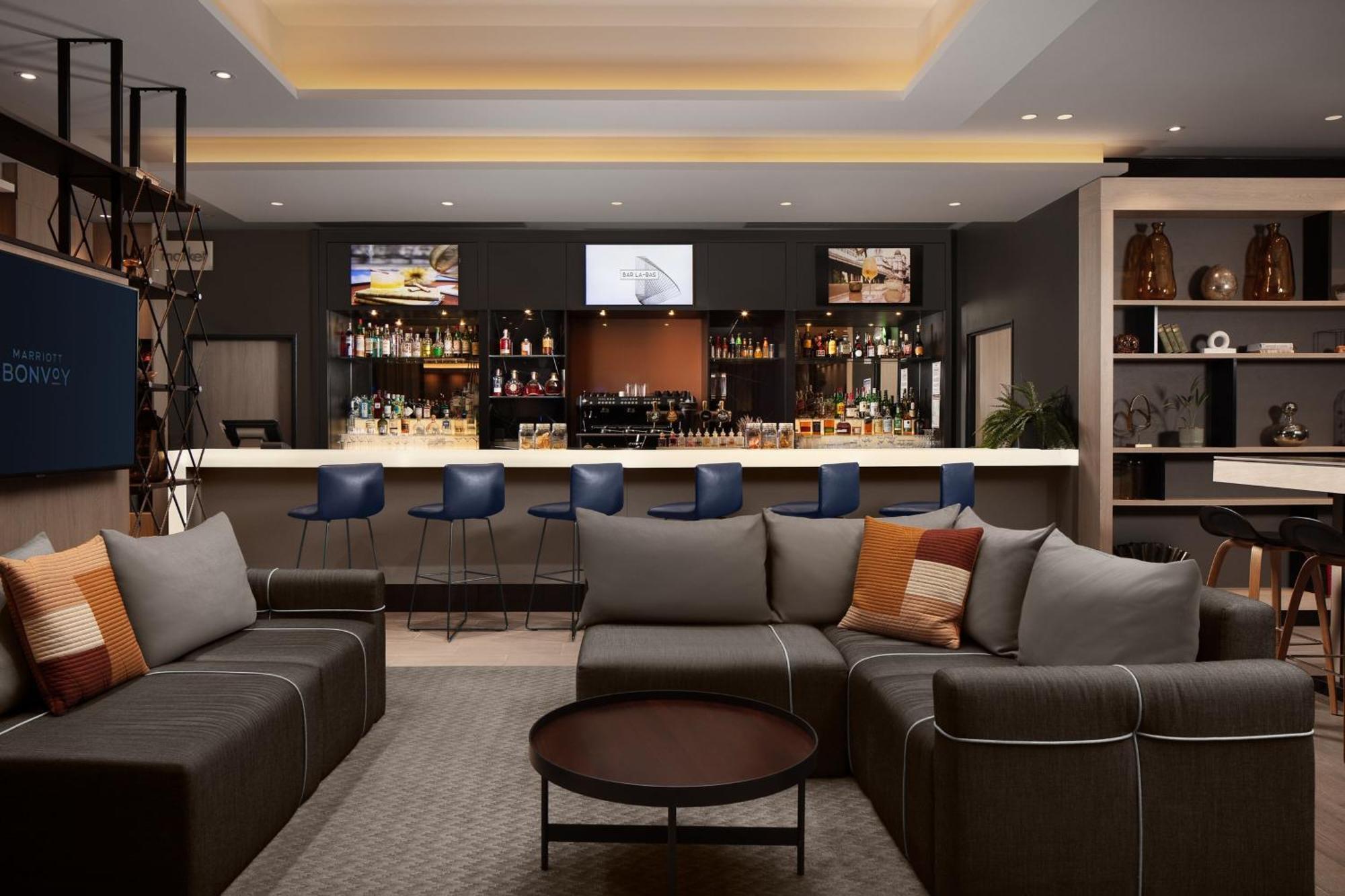 Courtyard By Marriott Paris Porte De Versailles Исси-ле-Мулино Экстерьер фото