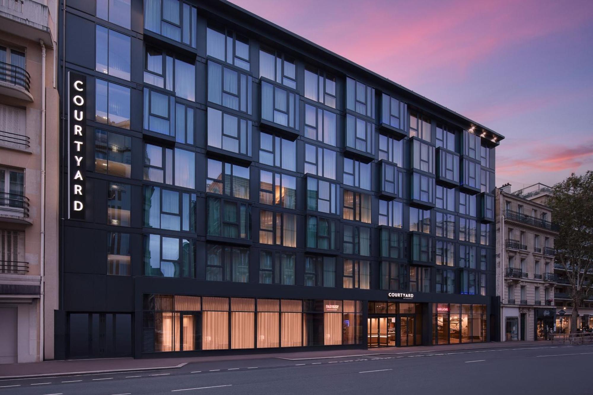 Courtyard By Marriott Paris Porte De Versailles Исси-ле-Мулино Экстерьер фото