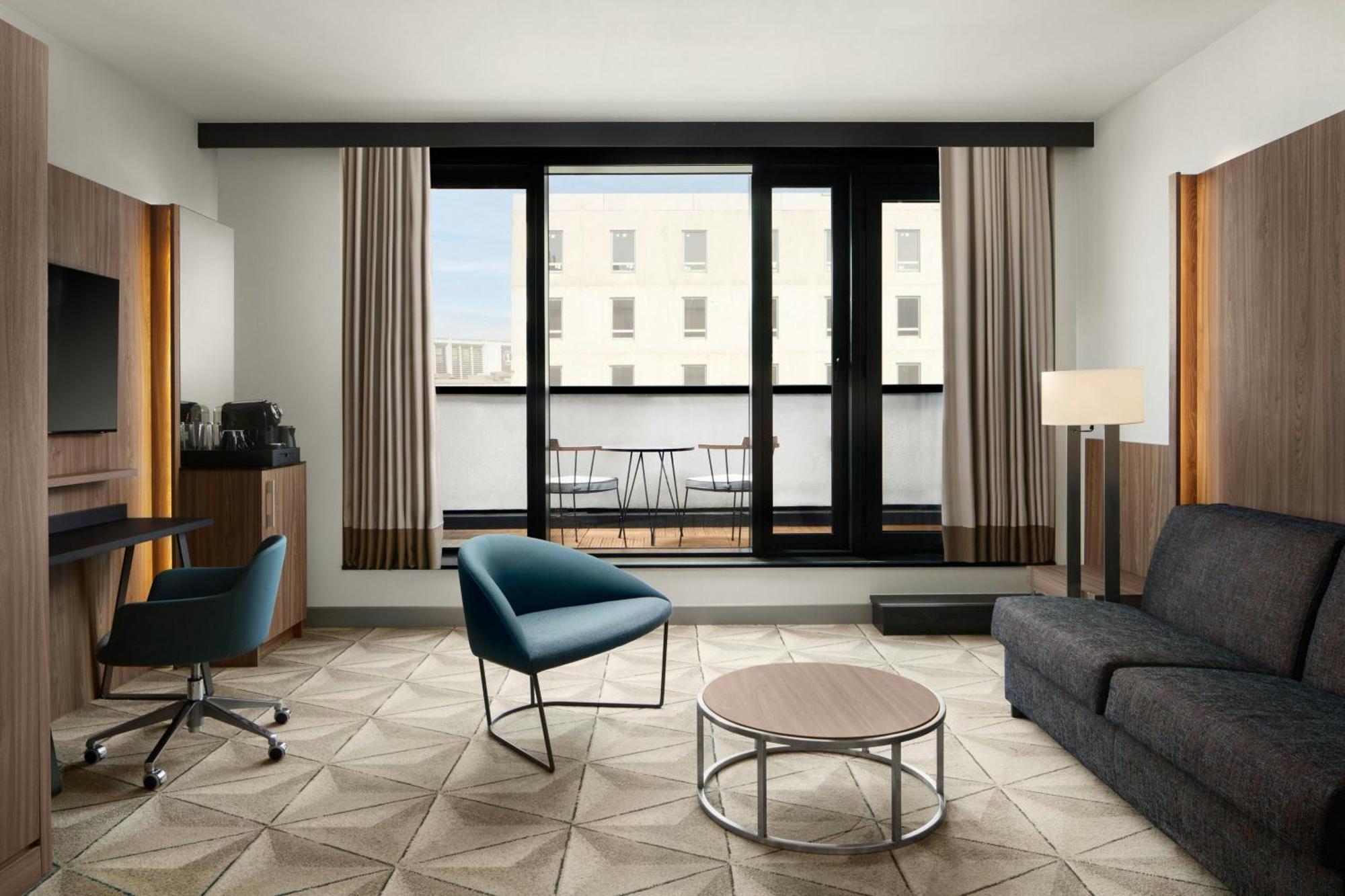 Courtyard By Marriott Paris Porte De Versailles Исси-ле-Мулино Экстерьер фото