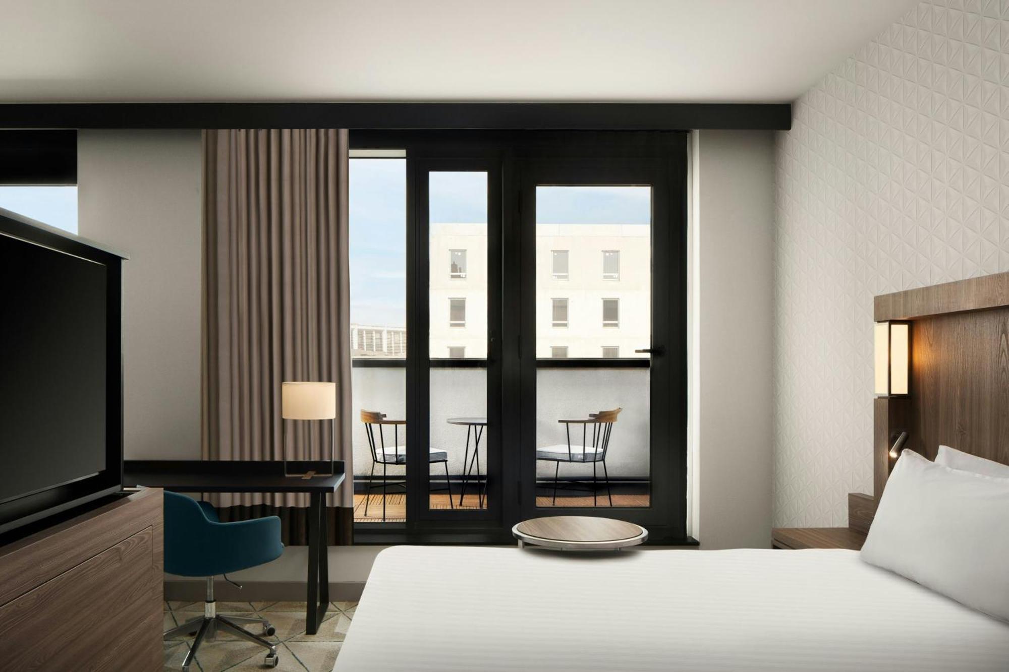 Courtyard By Marriott Paris Porte De Versailles Исси-ле-Мулино Экстерьер фото